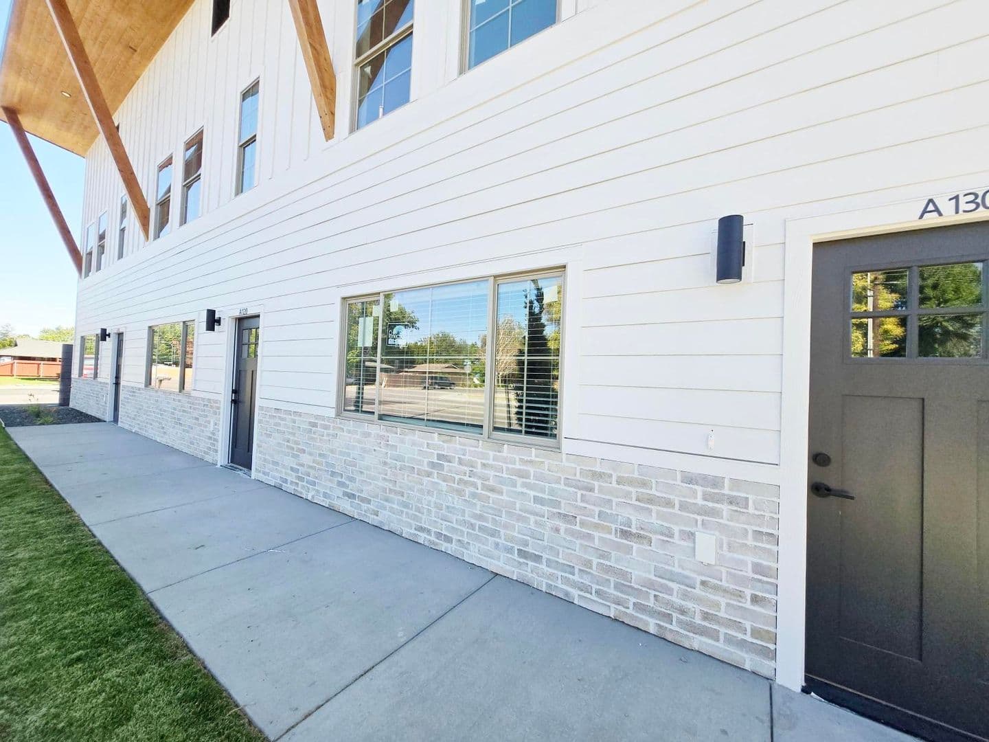 Kennewick Townhome: 718 N Volland St