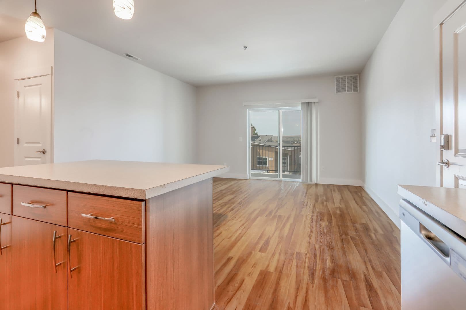 Kennewick Apartment: 7968 W 10th Ave