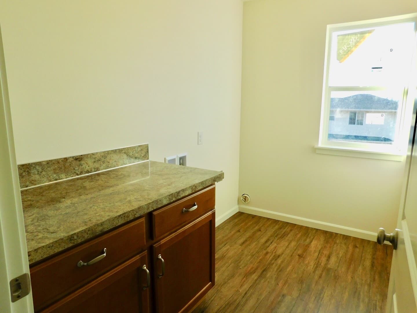 Vancouver Apartment: 3301 & 3305 Lincoln Avenue