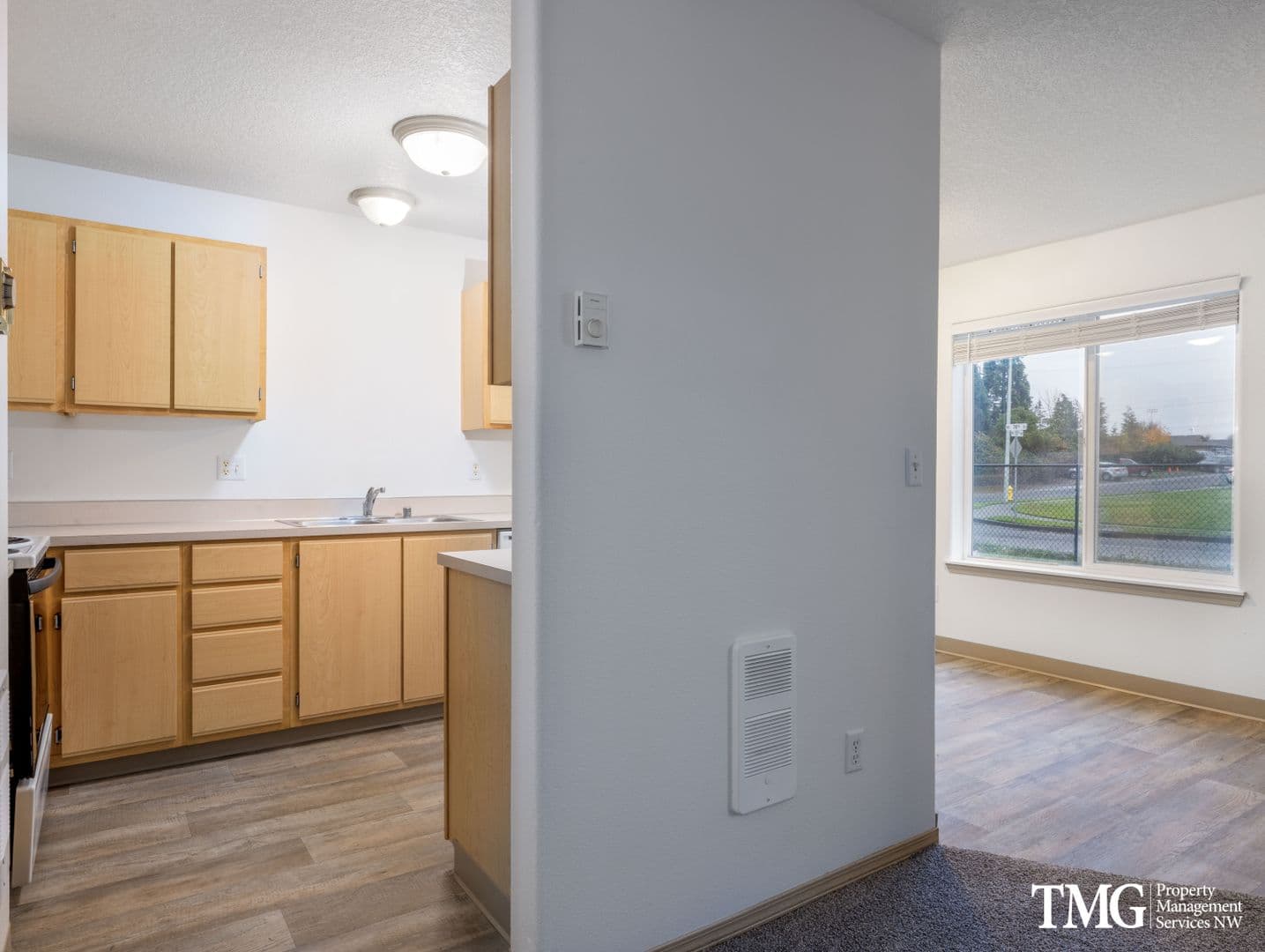 Vancouver Apartment: 13608 NE 72nd St