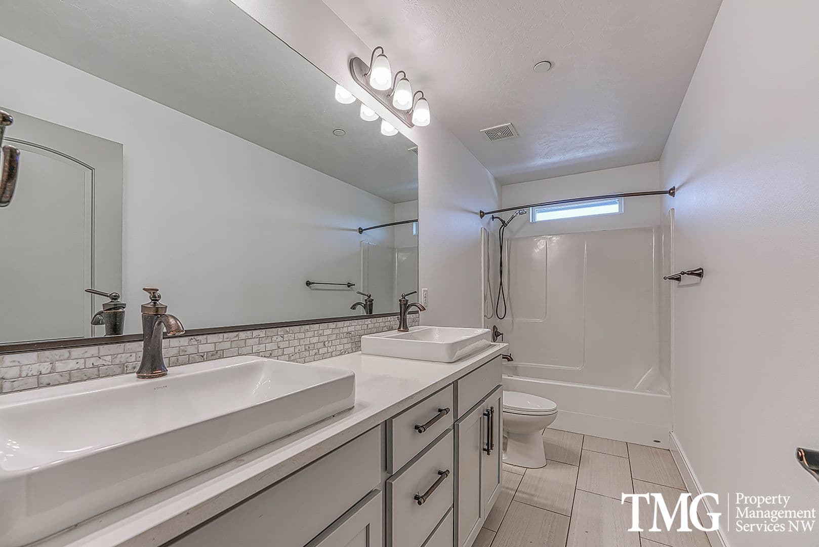 Richland House: 4504 Corvina Street