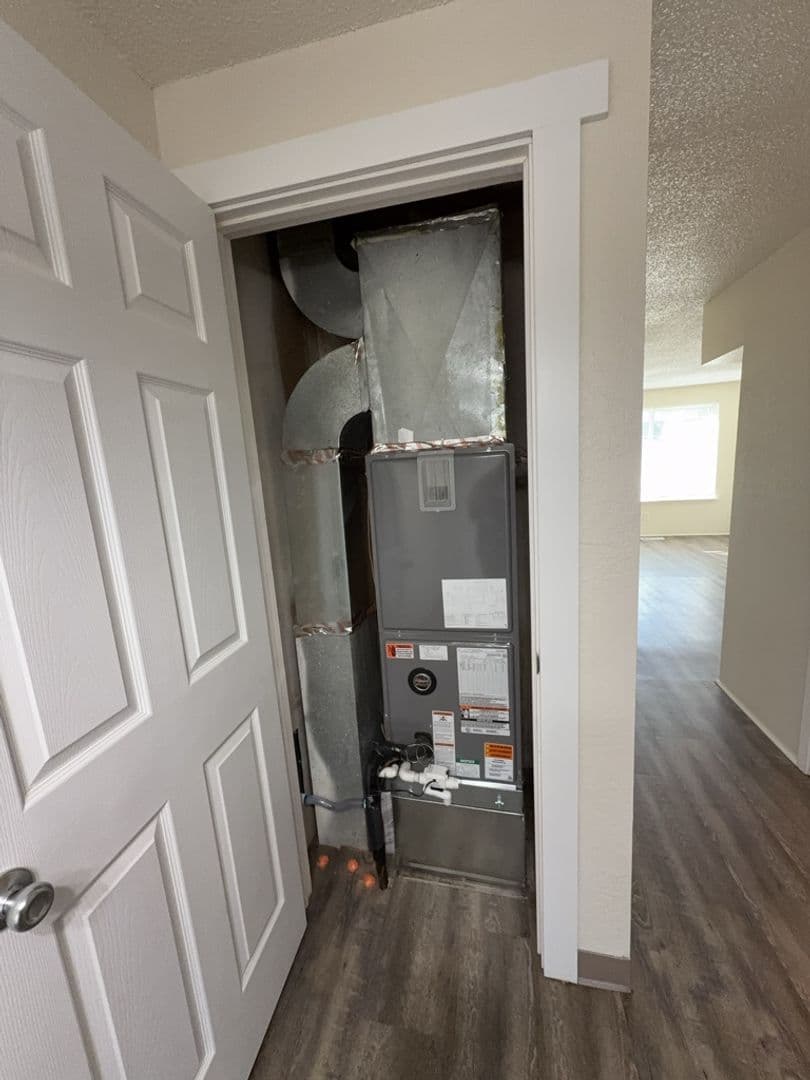 Kennewick Townhome: 4421 W Hood Ave