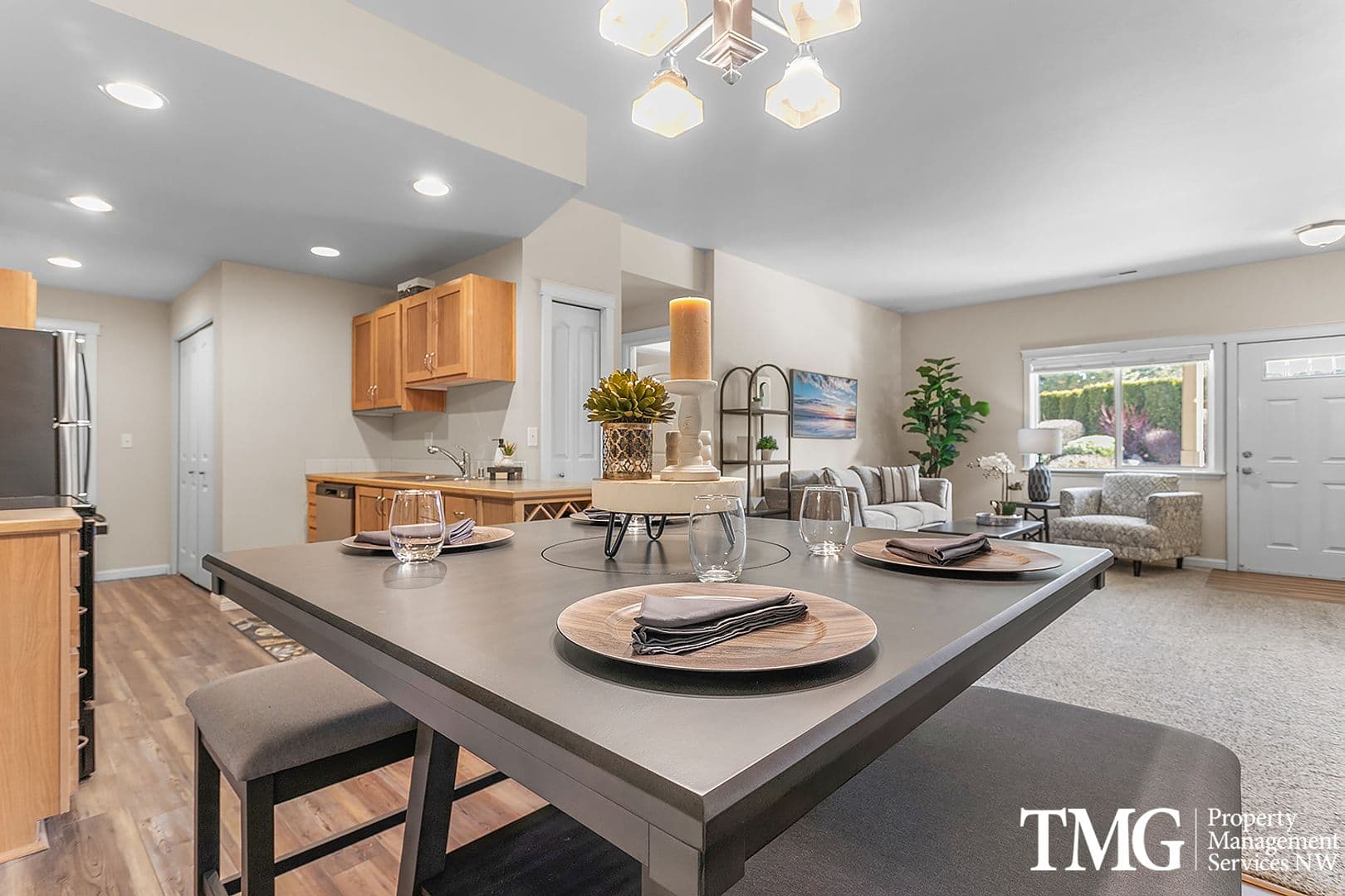 Kennewick Apartment: 8180 W 4th Ave