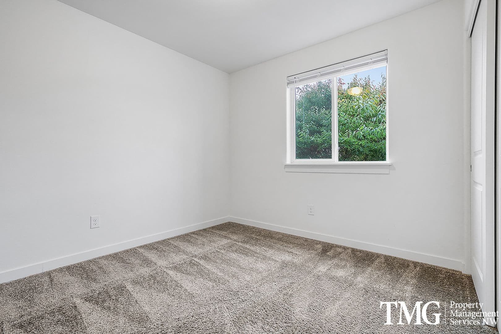 Battle Ground Apartment: 1017 SE 12th Ave