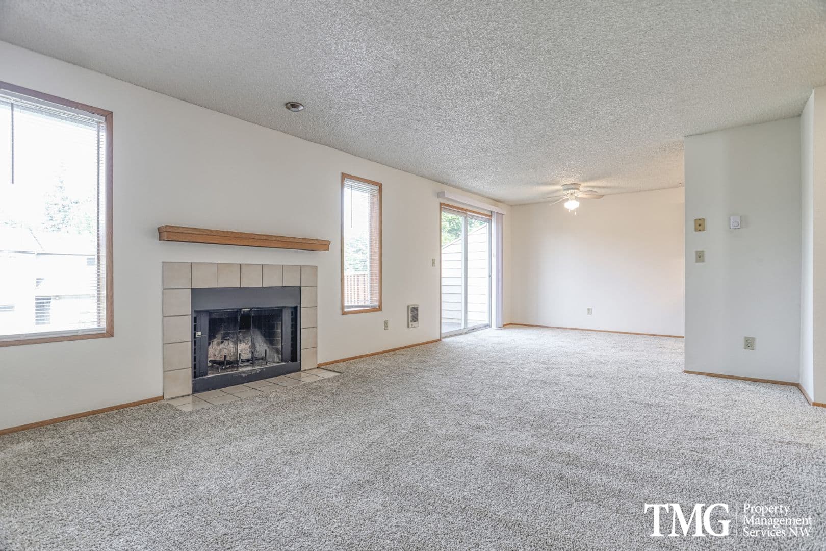 Vancouver Apartment: 3811 NE Royal View Ave