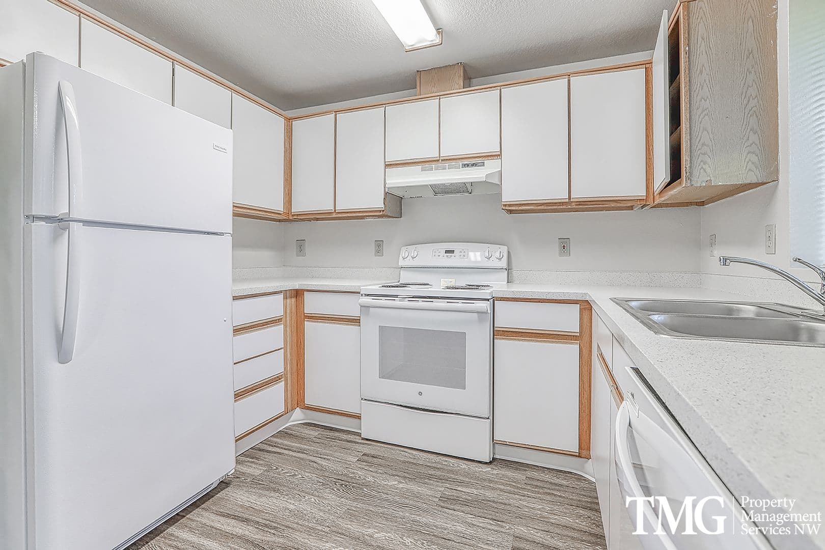 Vancouver Apartment: 13708 NE 18th St