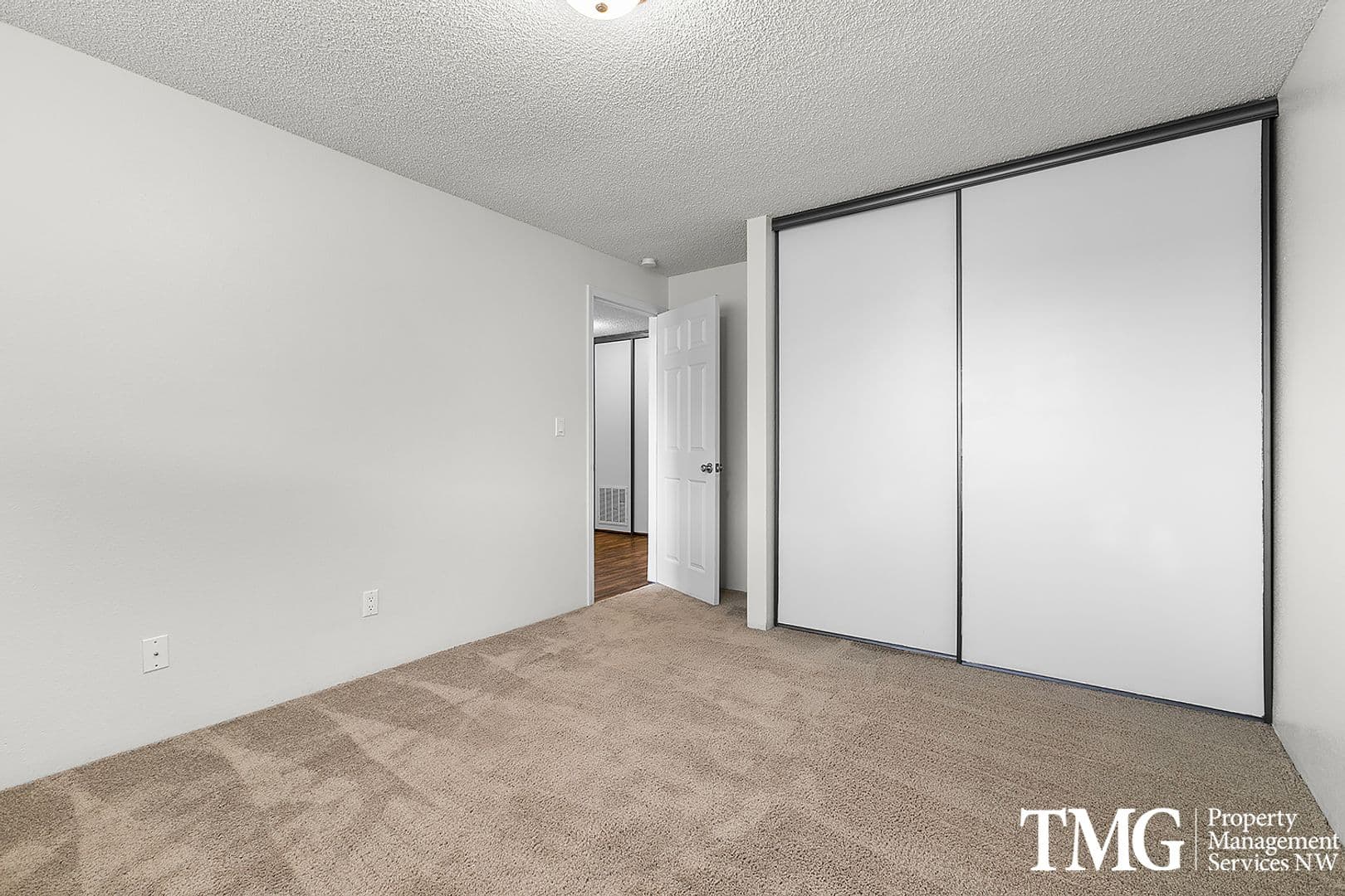 Kennewick Apartment: 440 N Volland