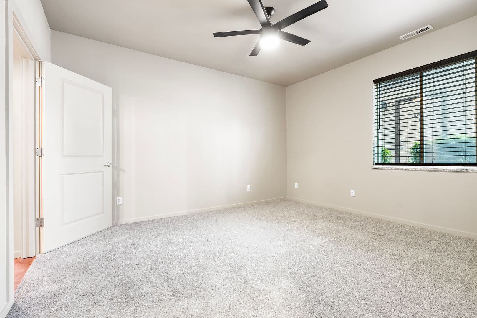 Vancouver Apartment: OLP 5264 NE 121st Avenue