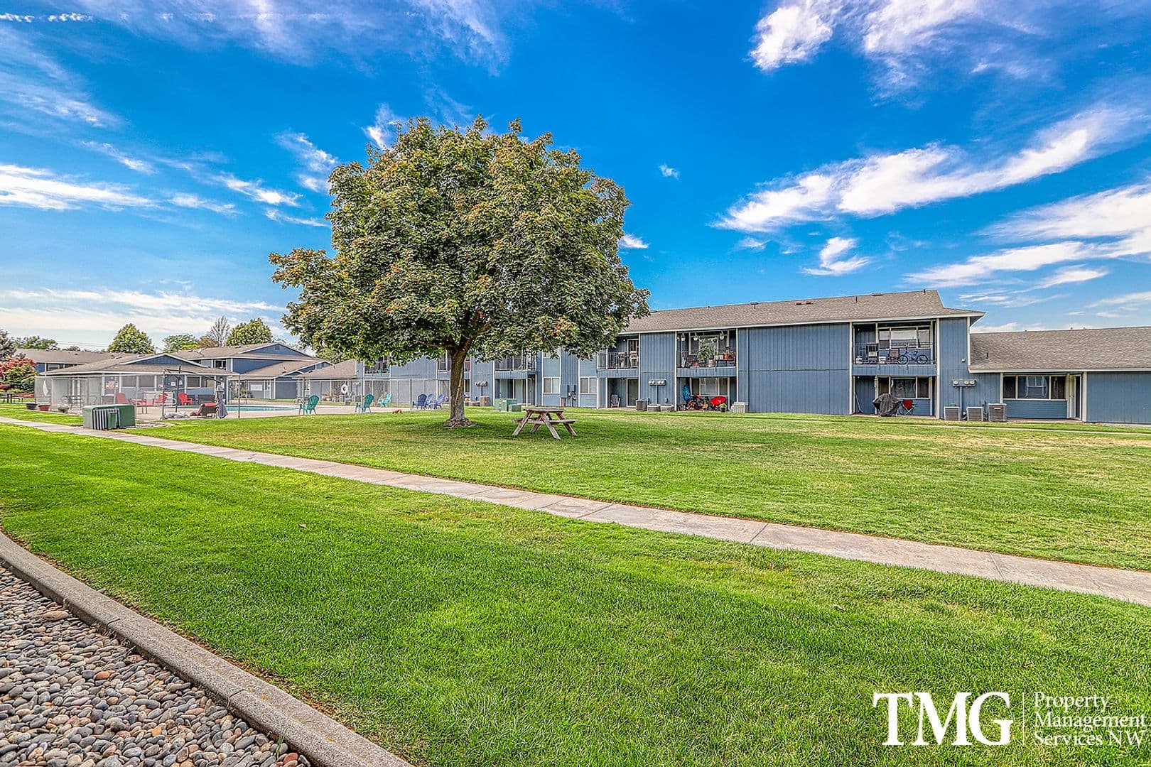 Kennewick Apartment: 440 N Volland