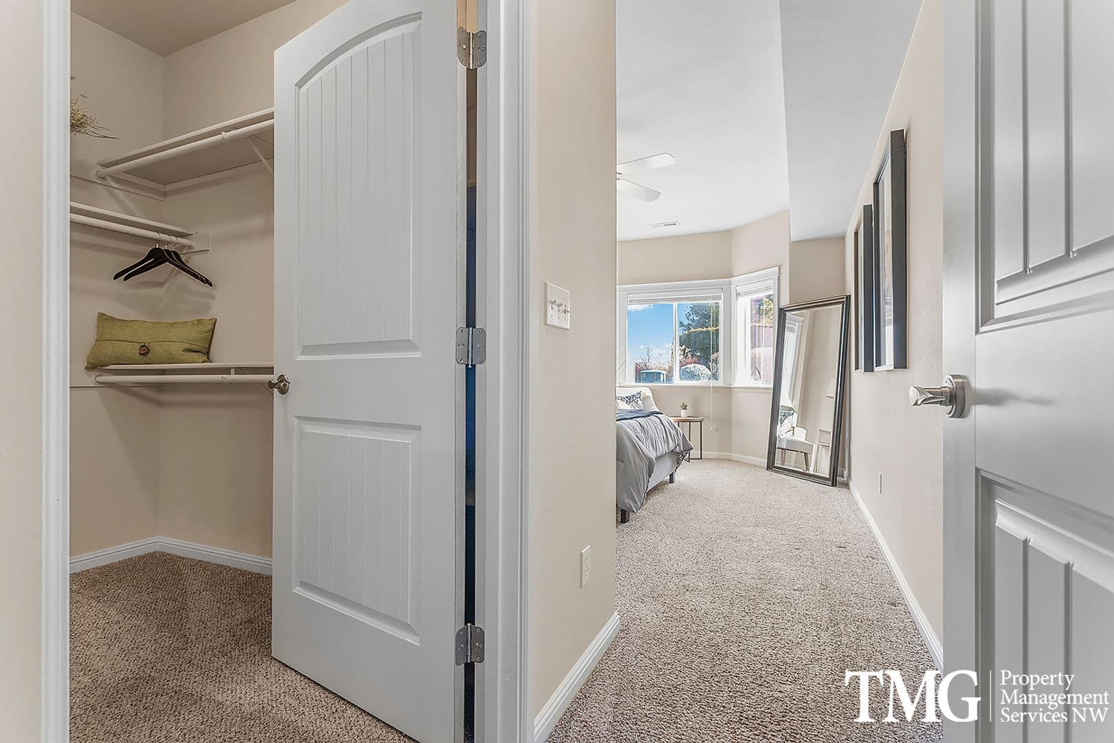 Kennewick Apartment: 8180 W 4th Ave