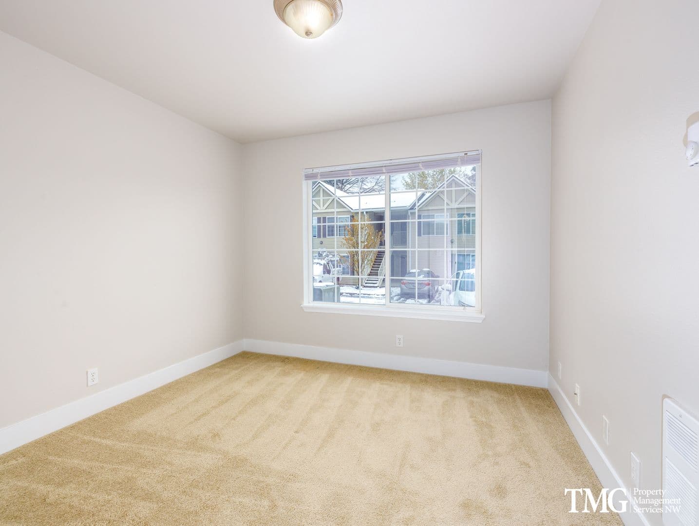 Vancouver Apartment: 5313 NE 68th Ave