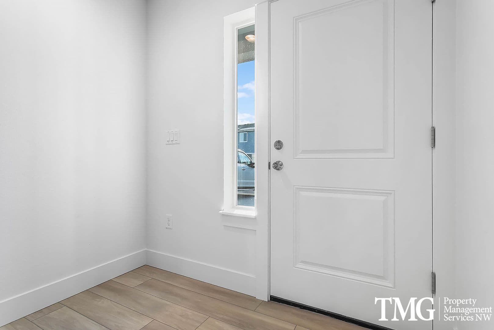 West Richland Townhome: 977 Creer Way - E-114
