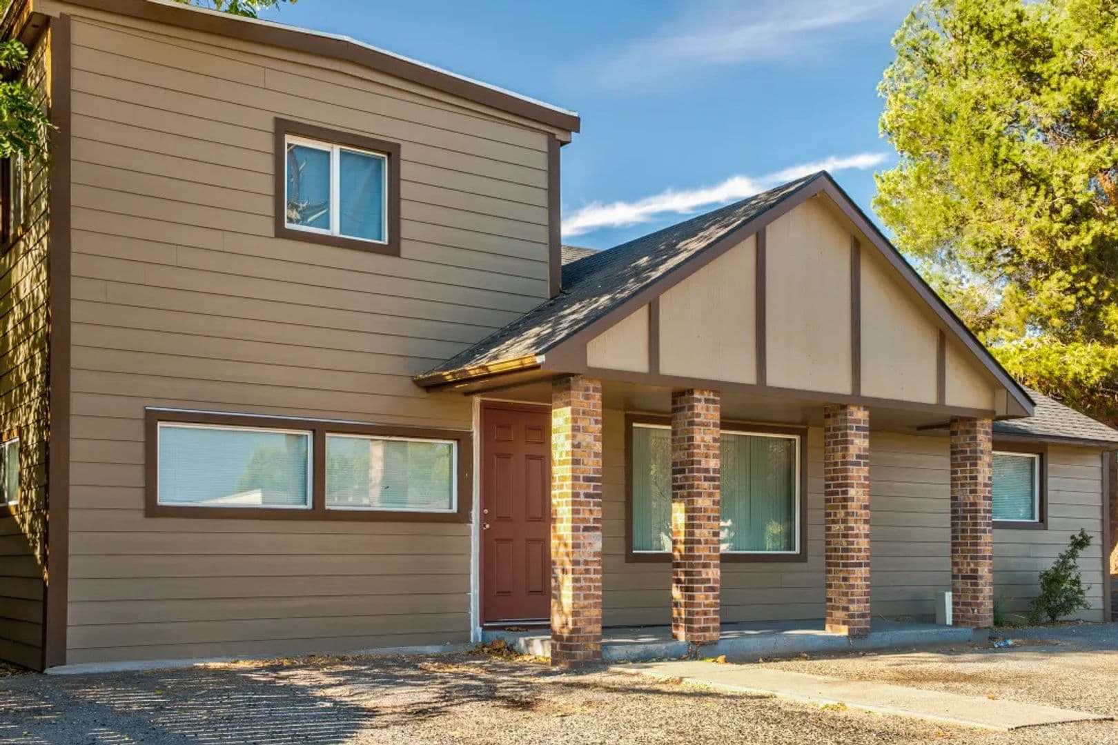 Kennewick Apartment: 12 S Morain St