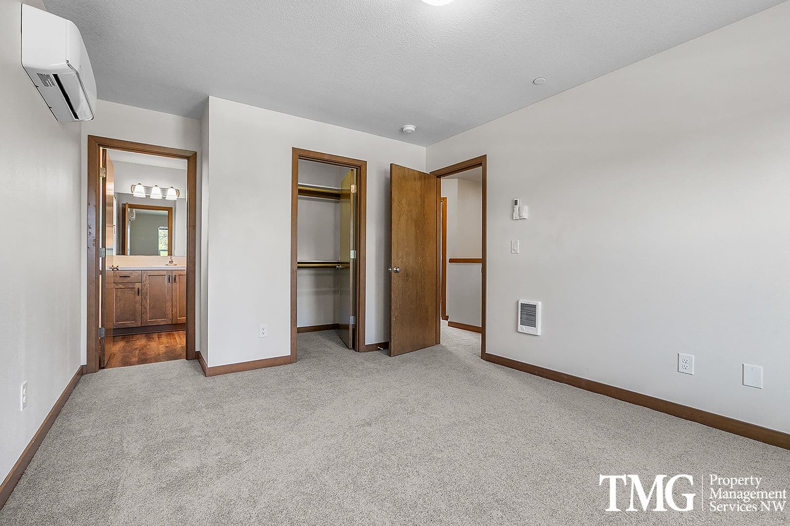Washougal House: 3316 Lewis Lane