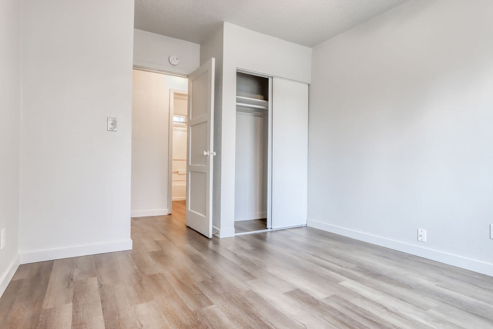 Vancouver Apartment: 3504 & 3506 Yeoman Avenue