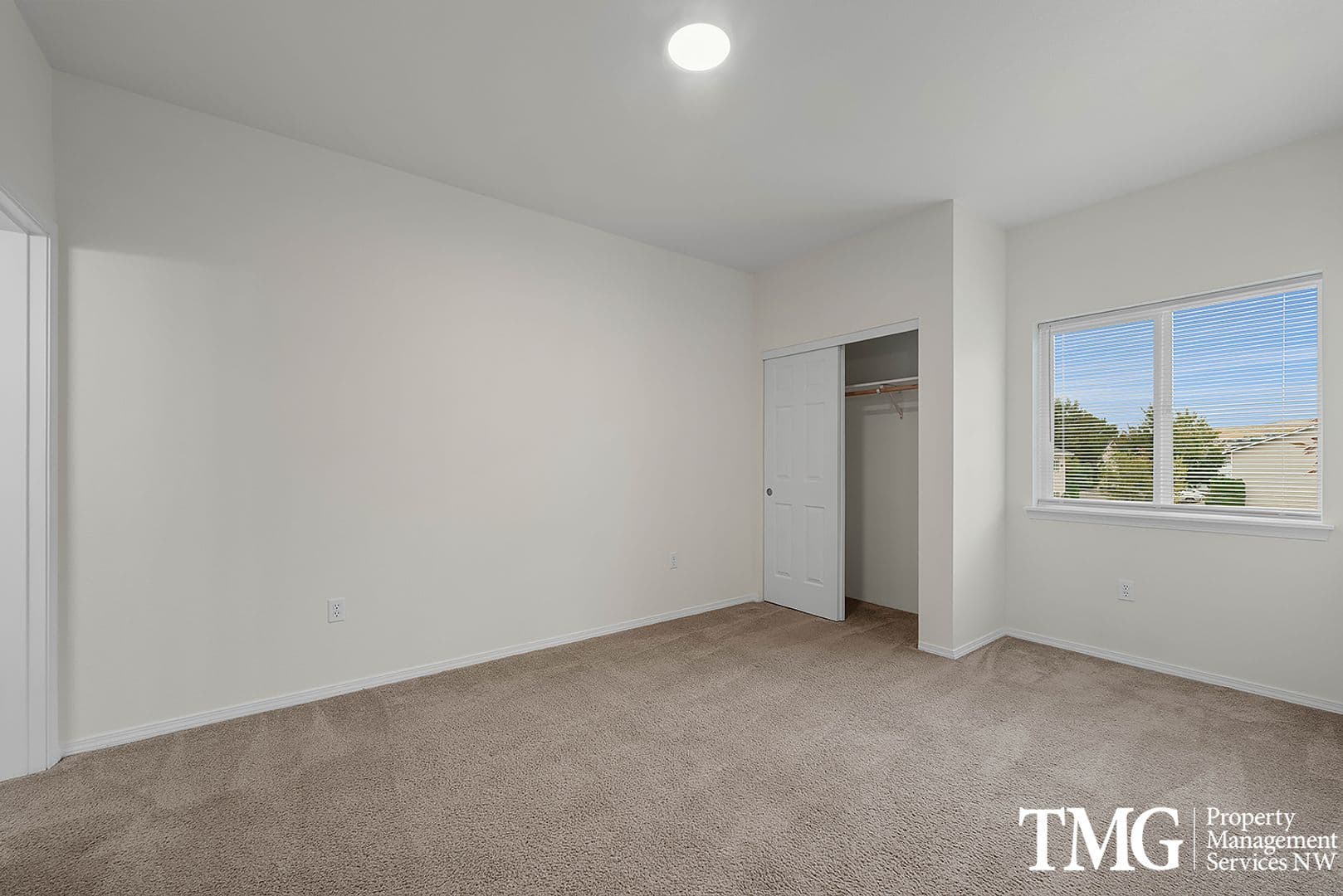 Richland Apartment: 900 Aaron Dr