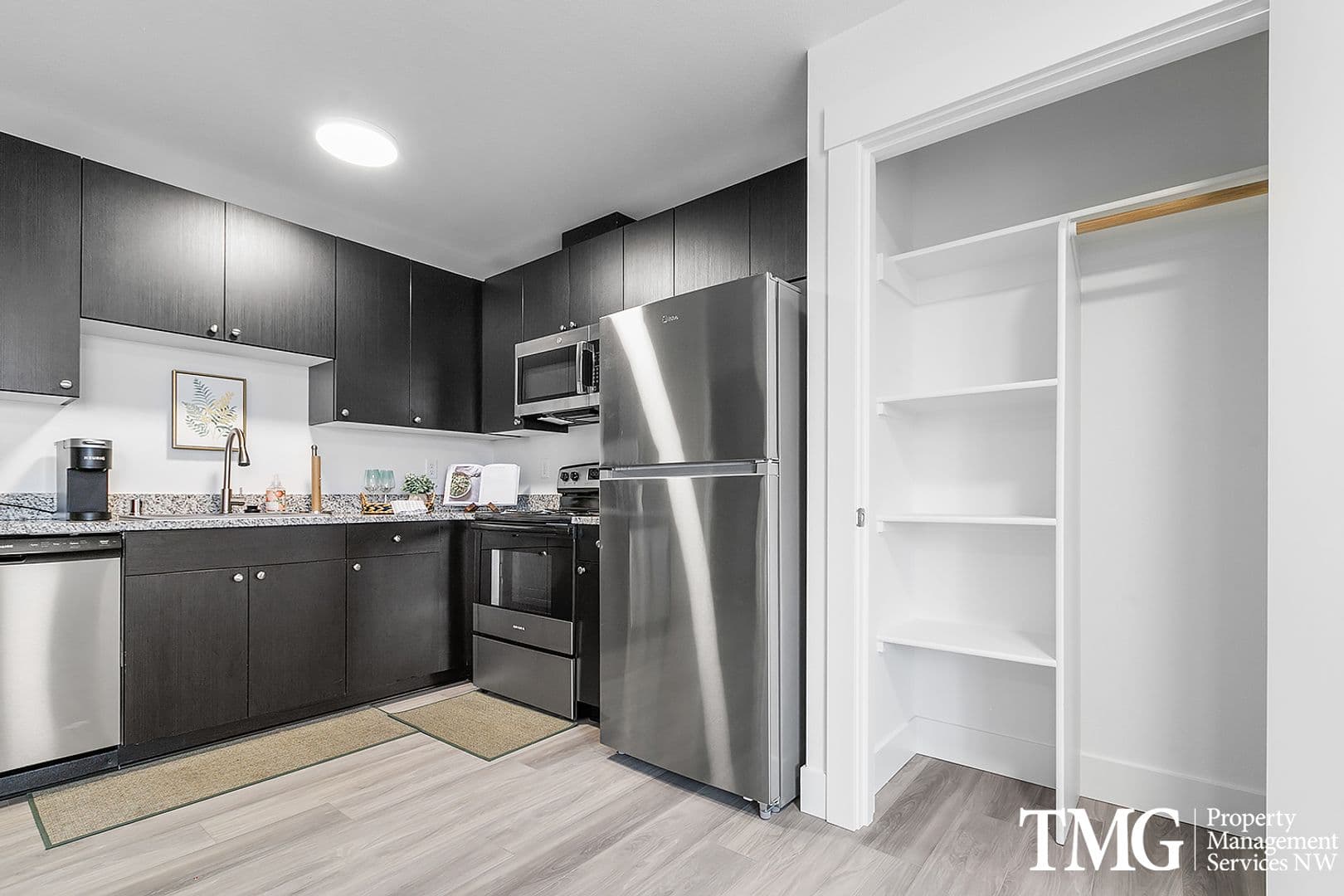 West Richland Apartment: 7850 Paradise Way