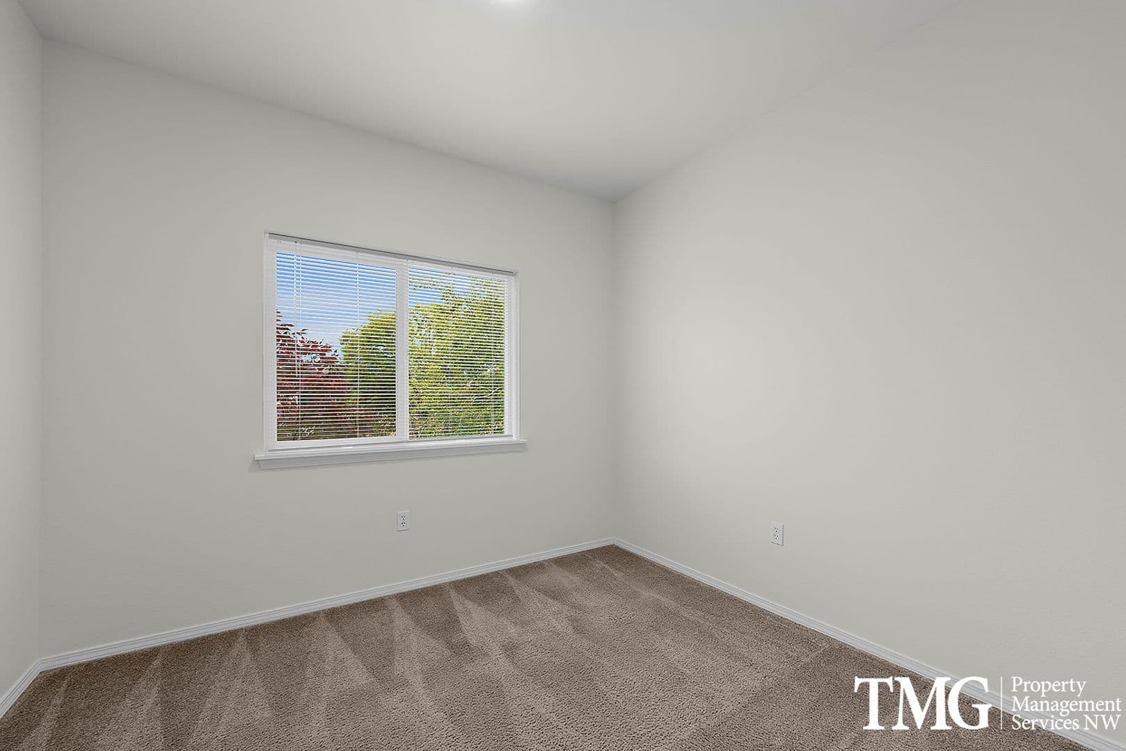 Richland Apartment: 900 Aaron Dr