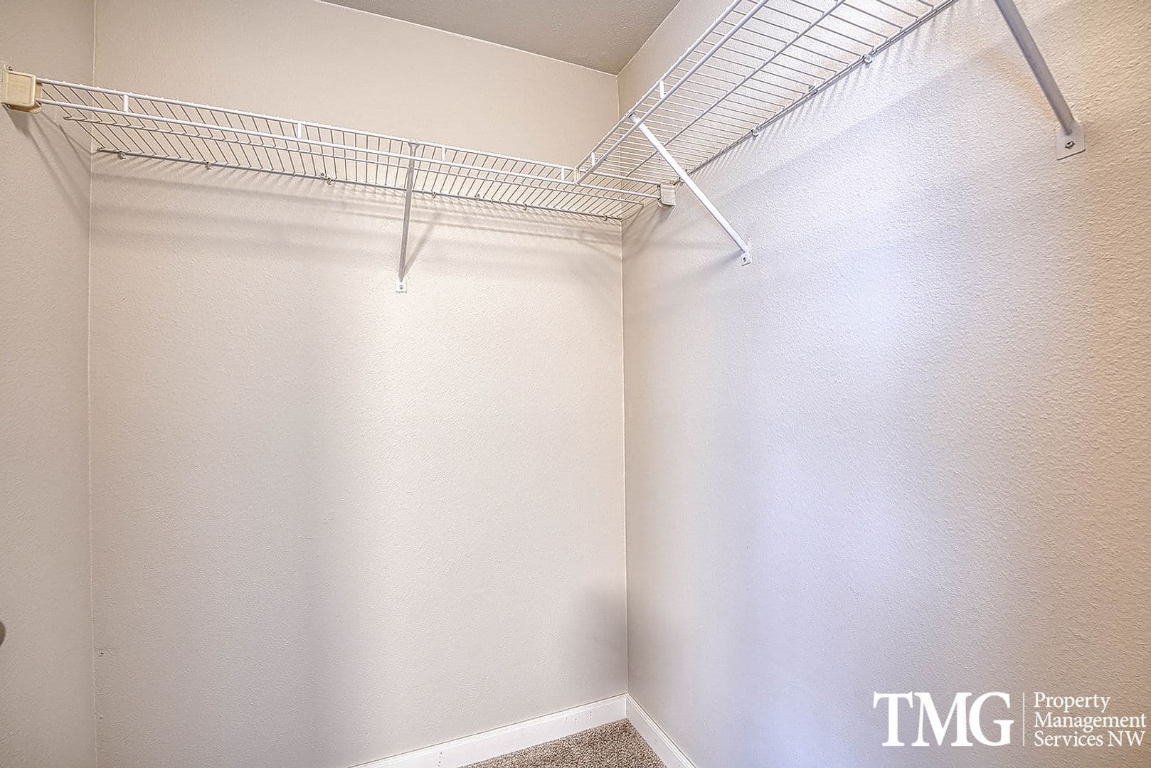 Vancouver Apartment: 13708 NE 18th St