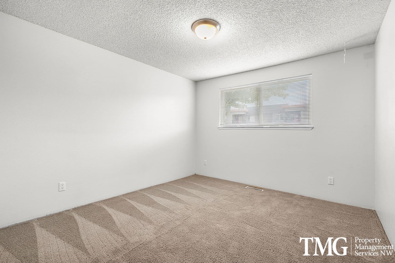 Kennewick Apartment: 440 N Volland