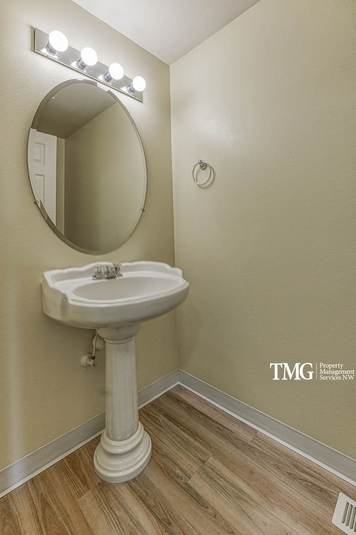 Vancouver House: 15012 NE 68th Way