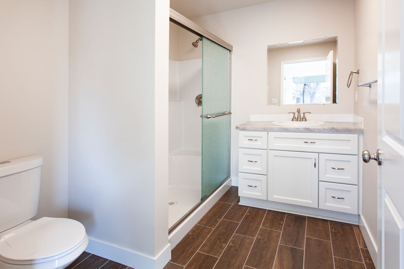 Kennewick Apartment: 5100 W Clearwater Ave