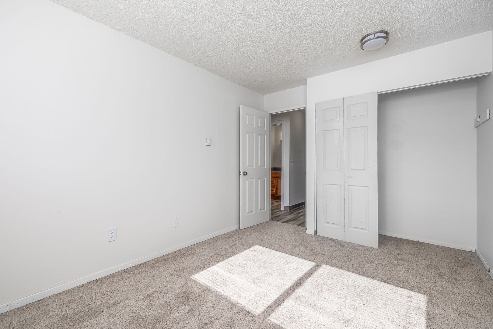 Kennewick Apartment: 3131 W Hood Ave