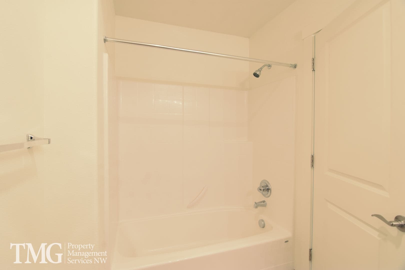 Battle Ground Apartment: 1017 SE 12th Ave