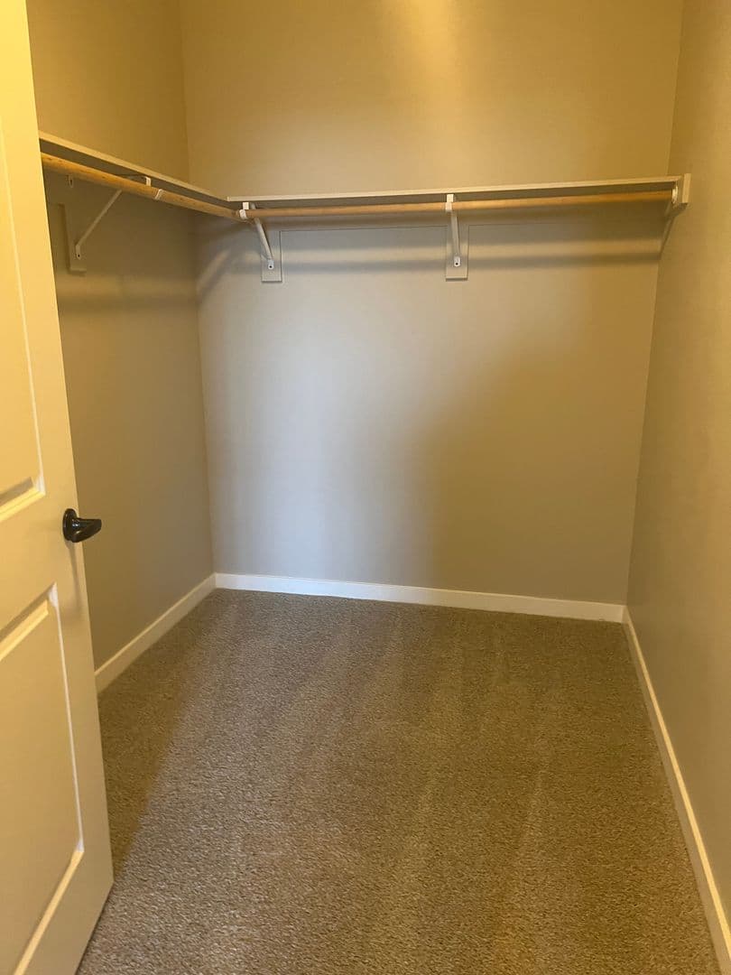 Vancouver Apartment: 608 NE 86th St