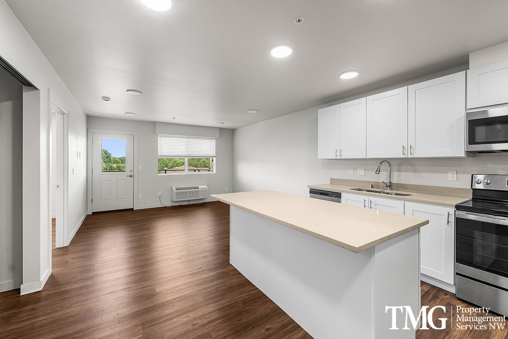 Pasco Apartment: 6701 W Argent Rd