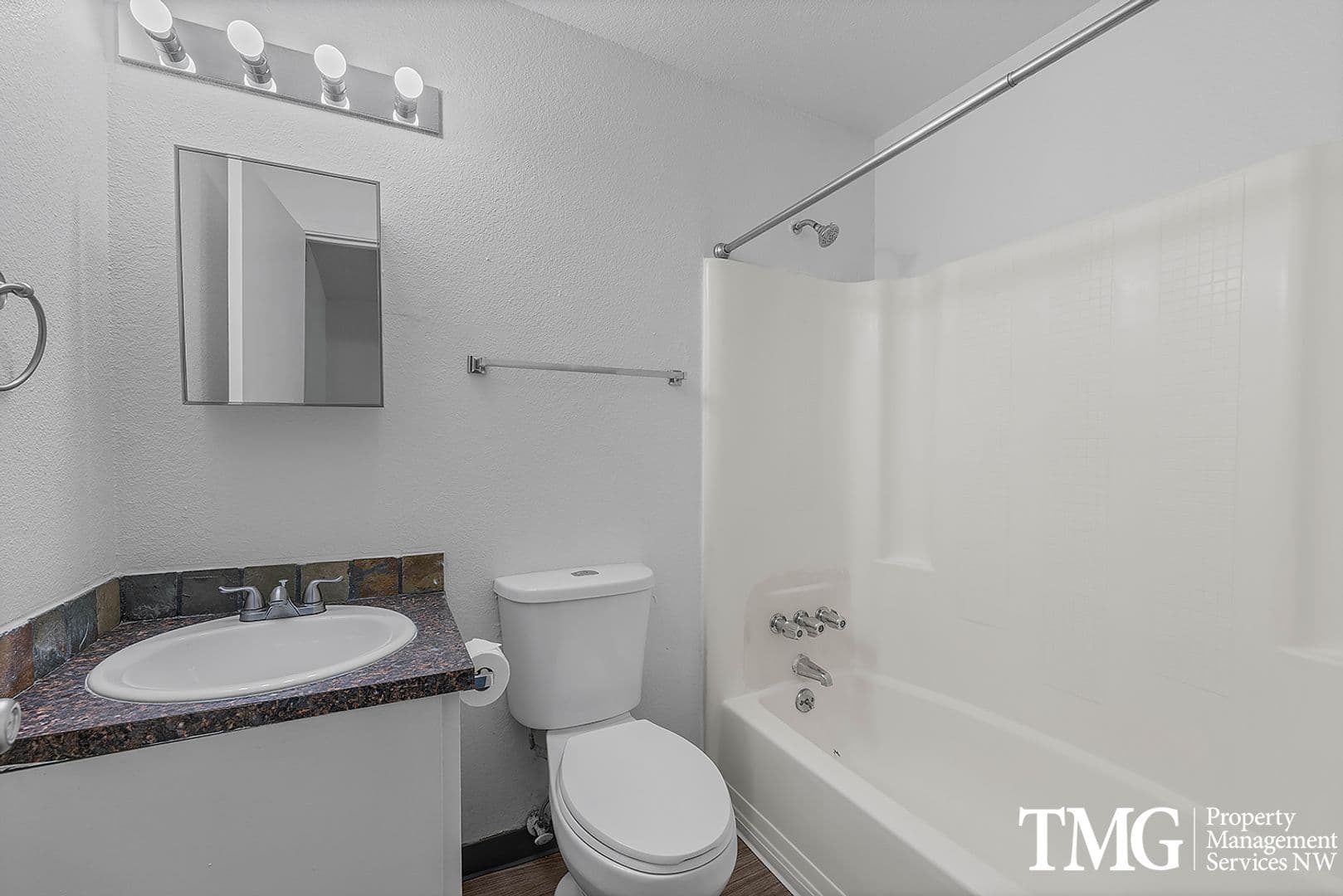 Kennewick Apartment: 803 S Olympia St
