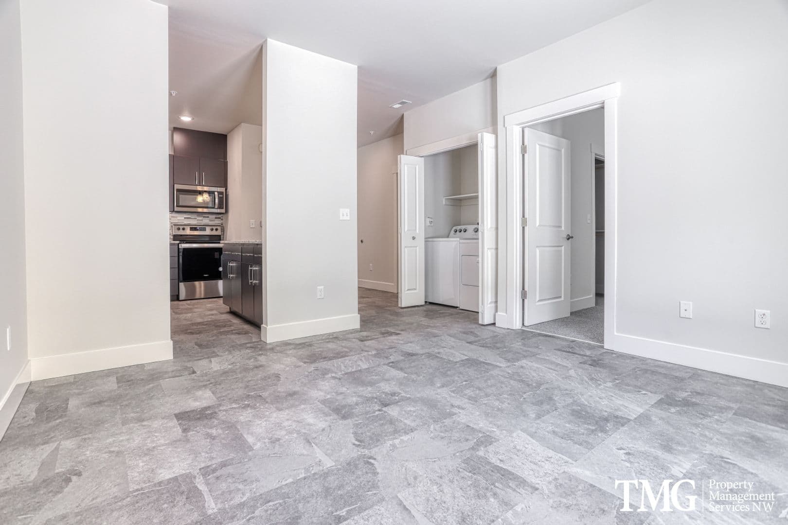 Kennewick Apartment: 7960 W 10th Ave