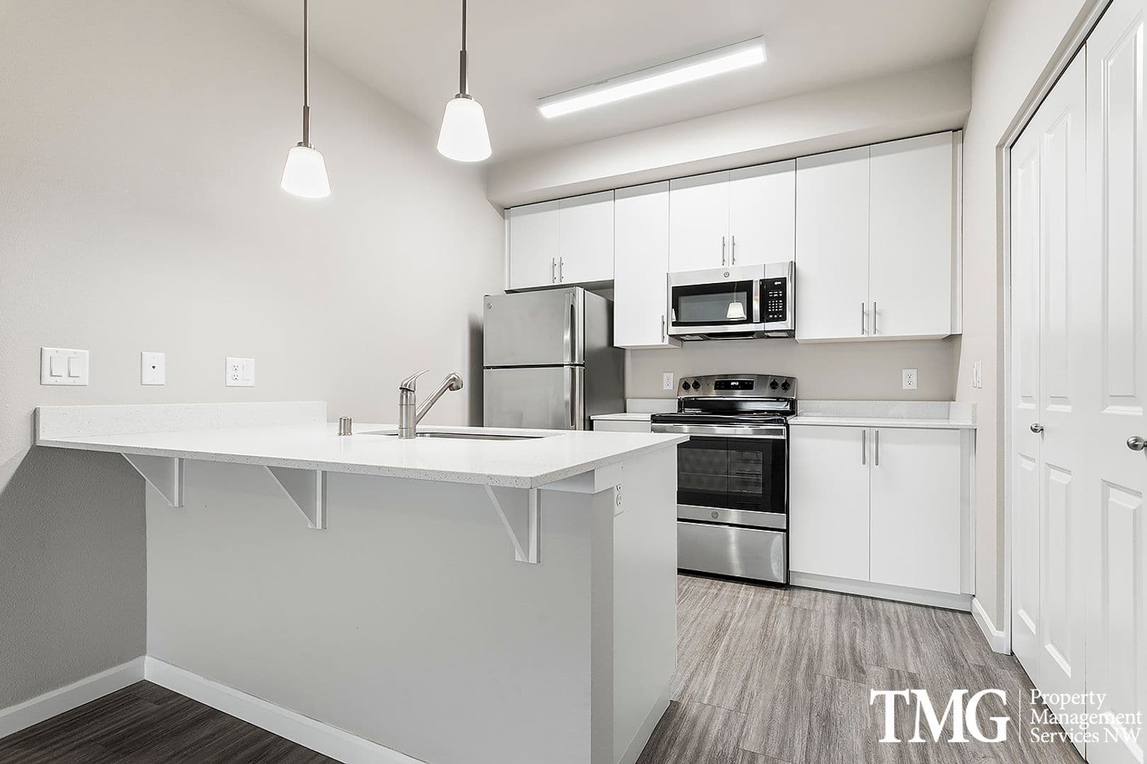 Ridgefield Apartment: 540 S Royle Rd