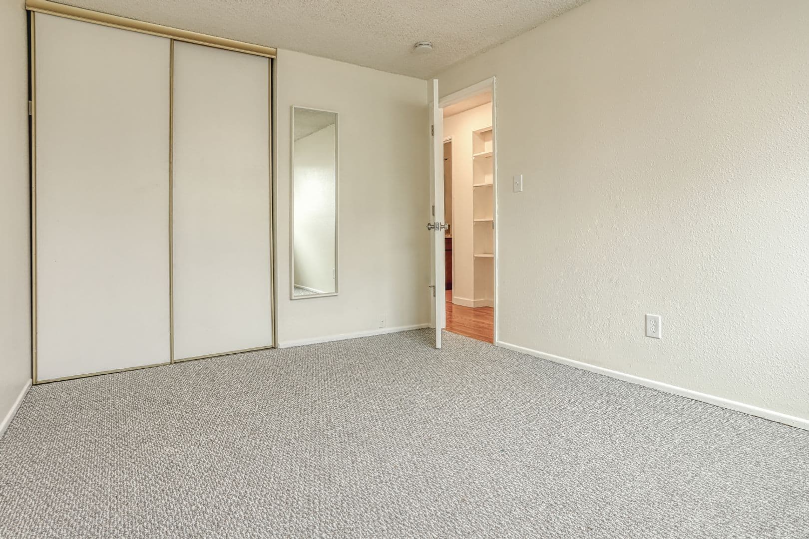 Vancouver Apartment: 2104 & 2106 E 6th St.