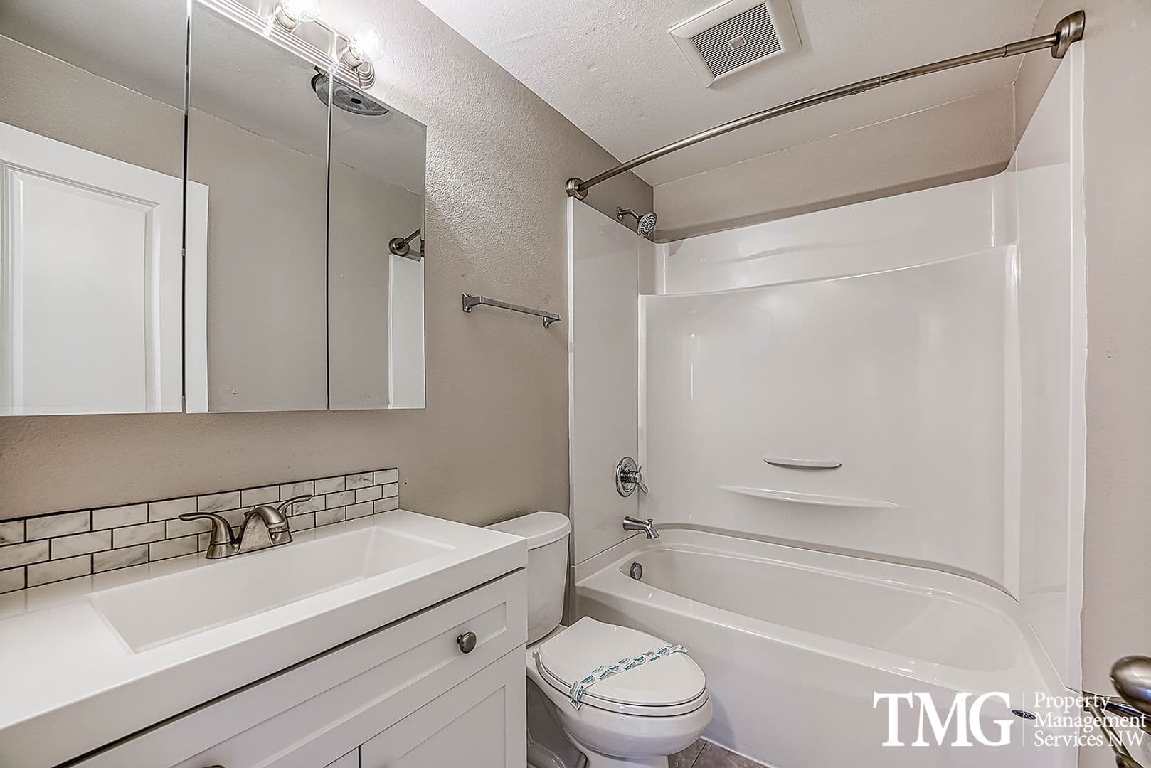 Vancouver Apartment: 11114 NE 48th Circle - B
