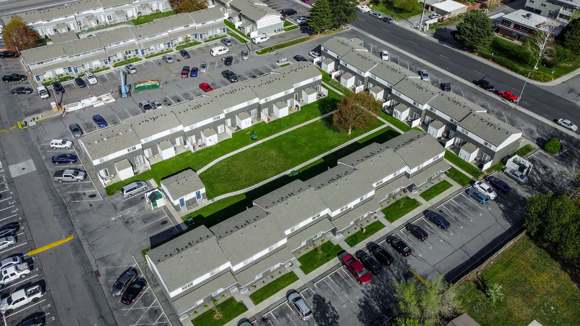 Kennewick Townhome: 4421 W Hood Ave