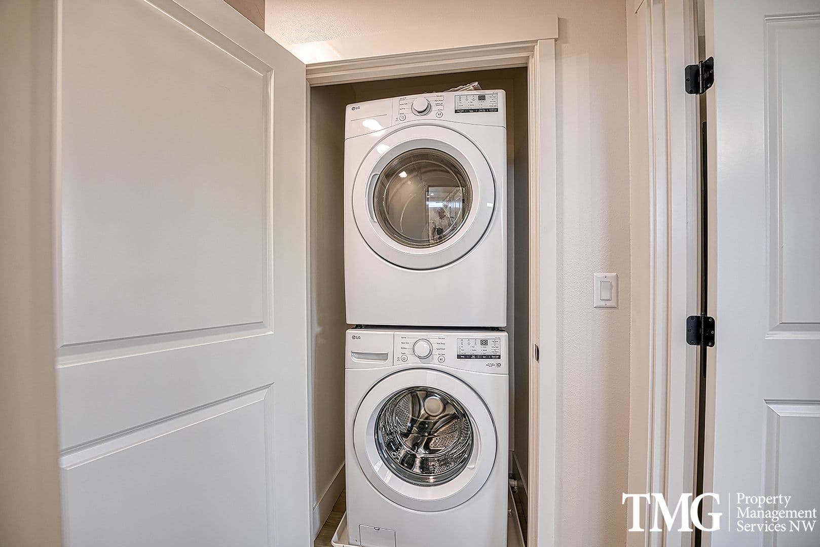 Kennewick Townhome: 718 N Volland St