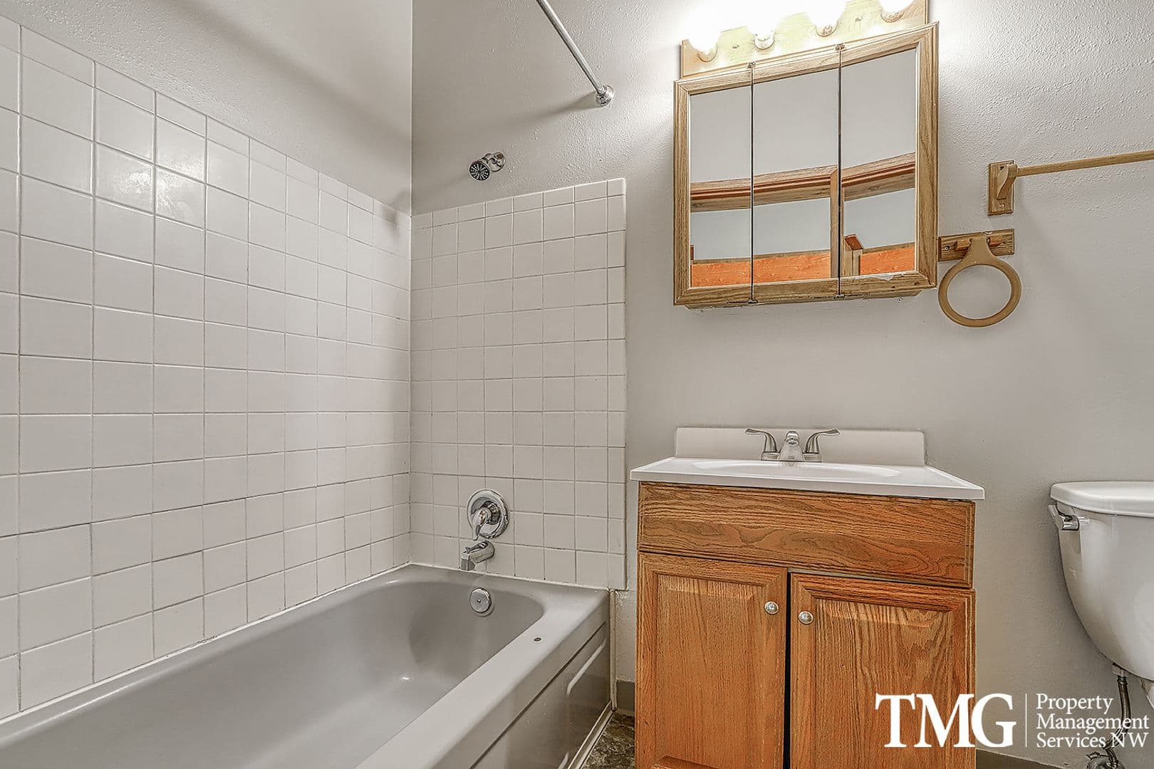 Vancouver Apartment: 2106 & 2108 E 33rd Street