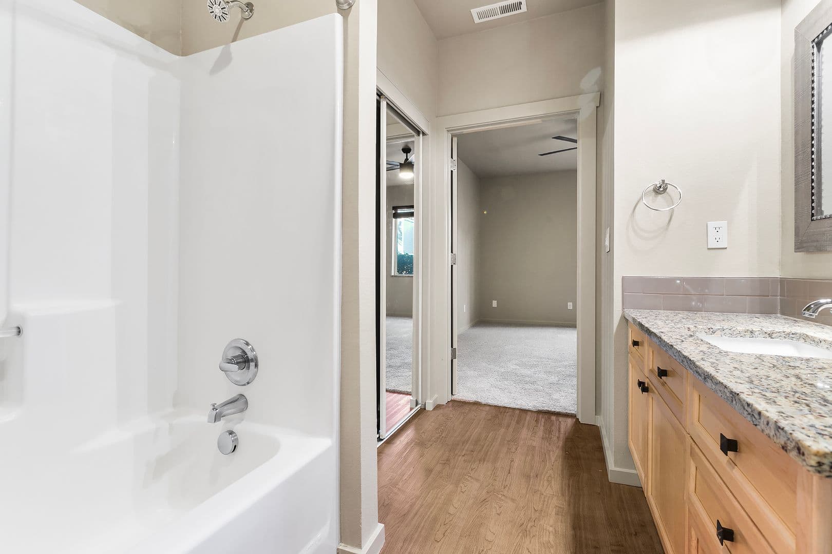 Vancouver Apartment: OLP 5264 NE 121st Avenue