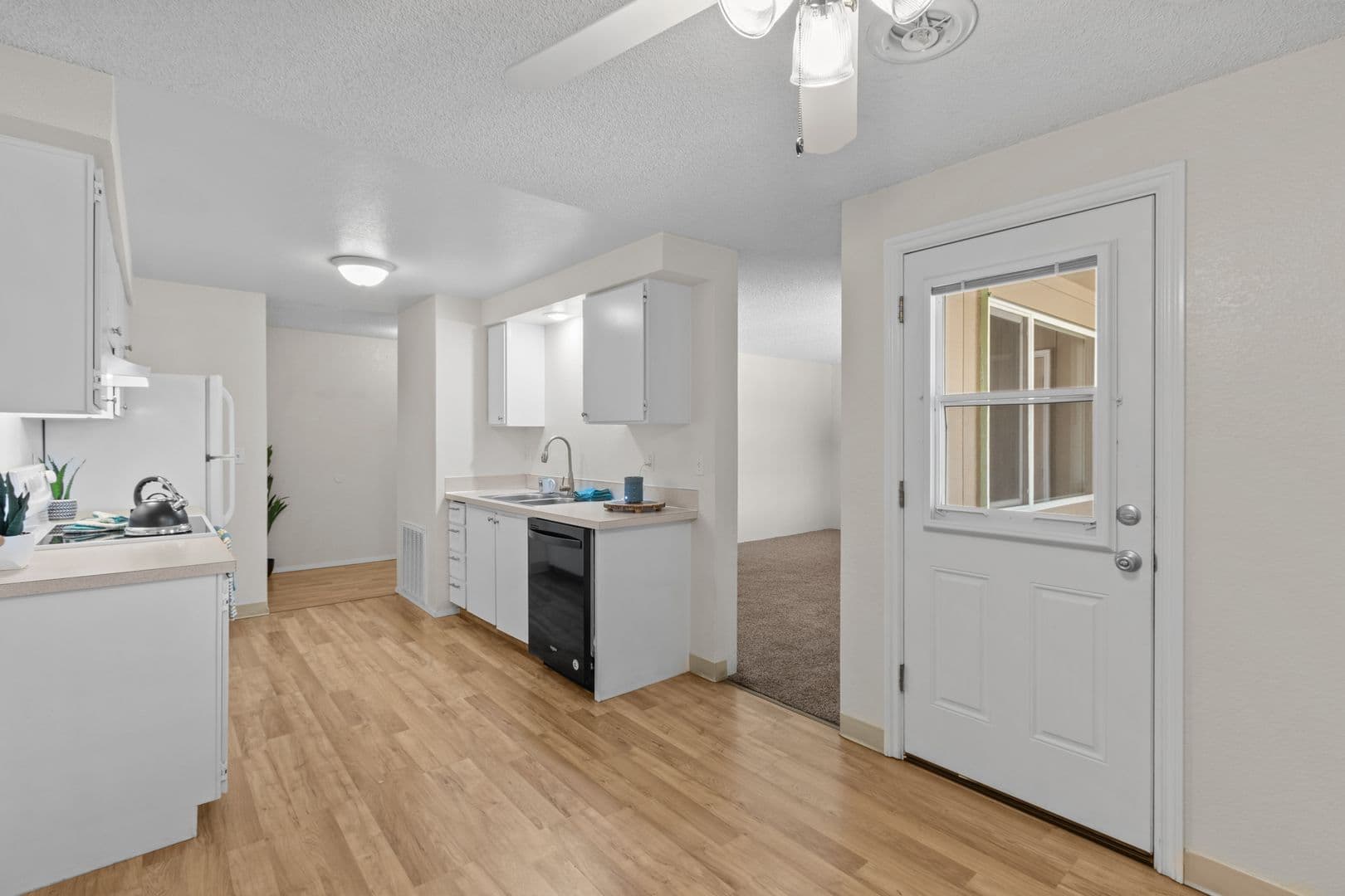 Richland Apartment: 850 Aaron Drive