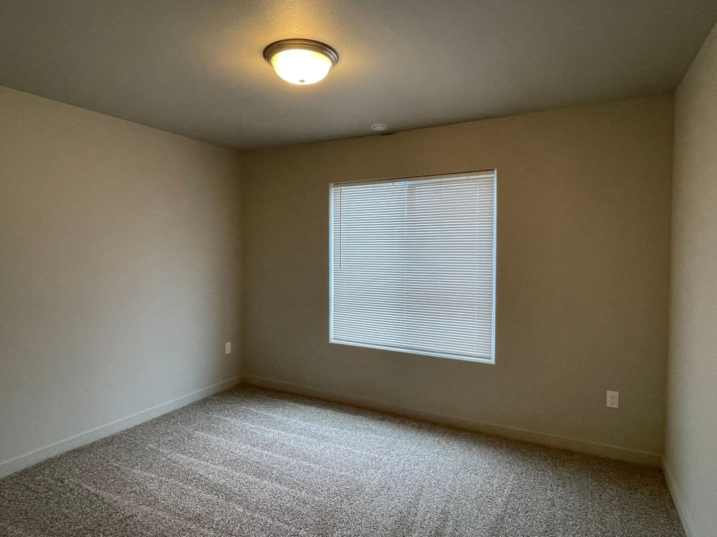 Pasco Townhome: 2507 E Helena Street