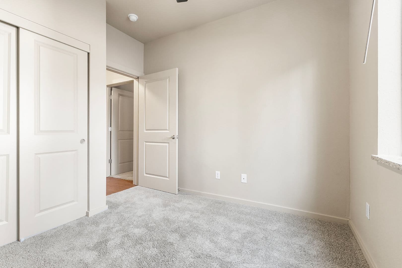 Vancouver Apartment: OLP 5264 NE 121st Avenue
