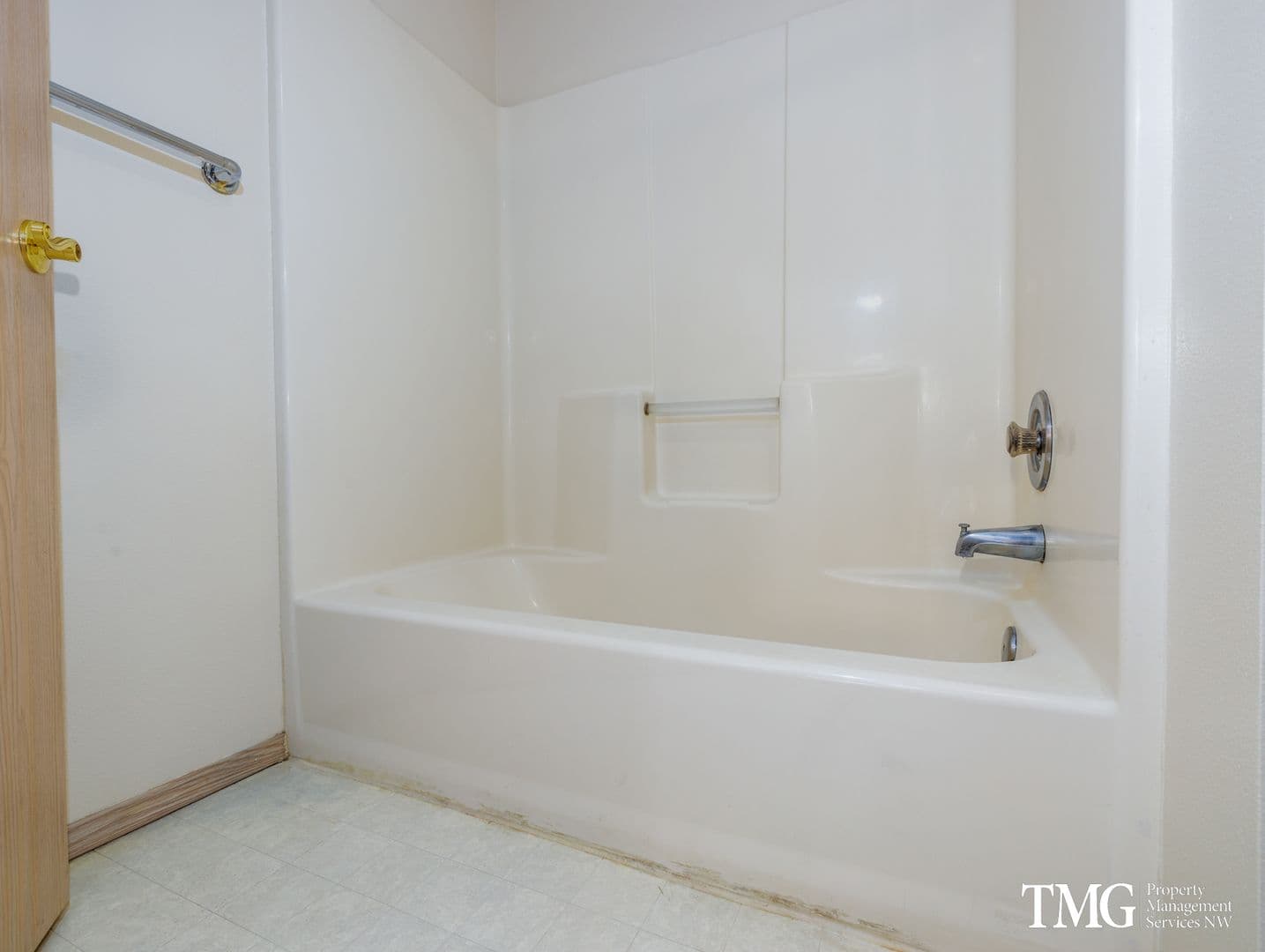 Vancouver House: 5301 Plomondon Street, Unit A6