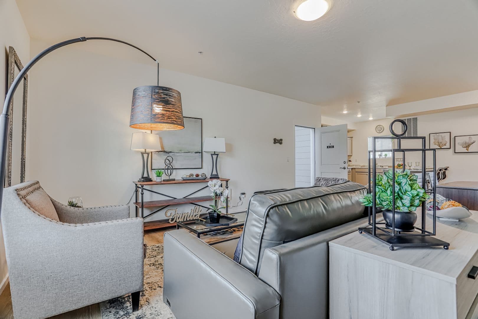 Kennewick Apartment: 2652 W 15th Ave