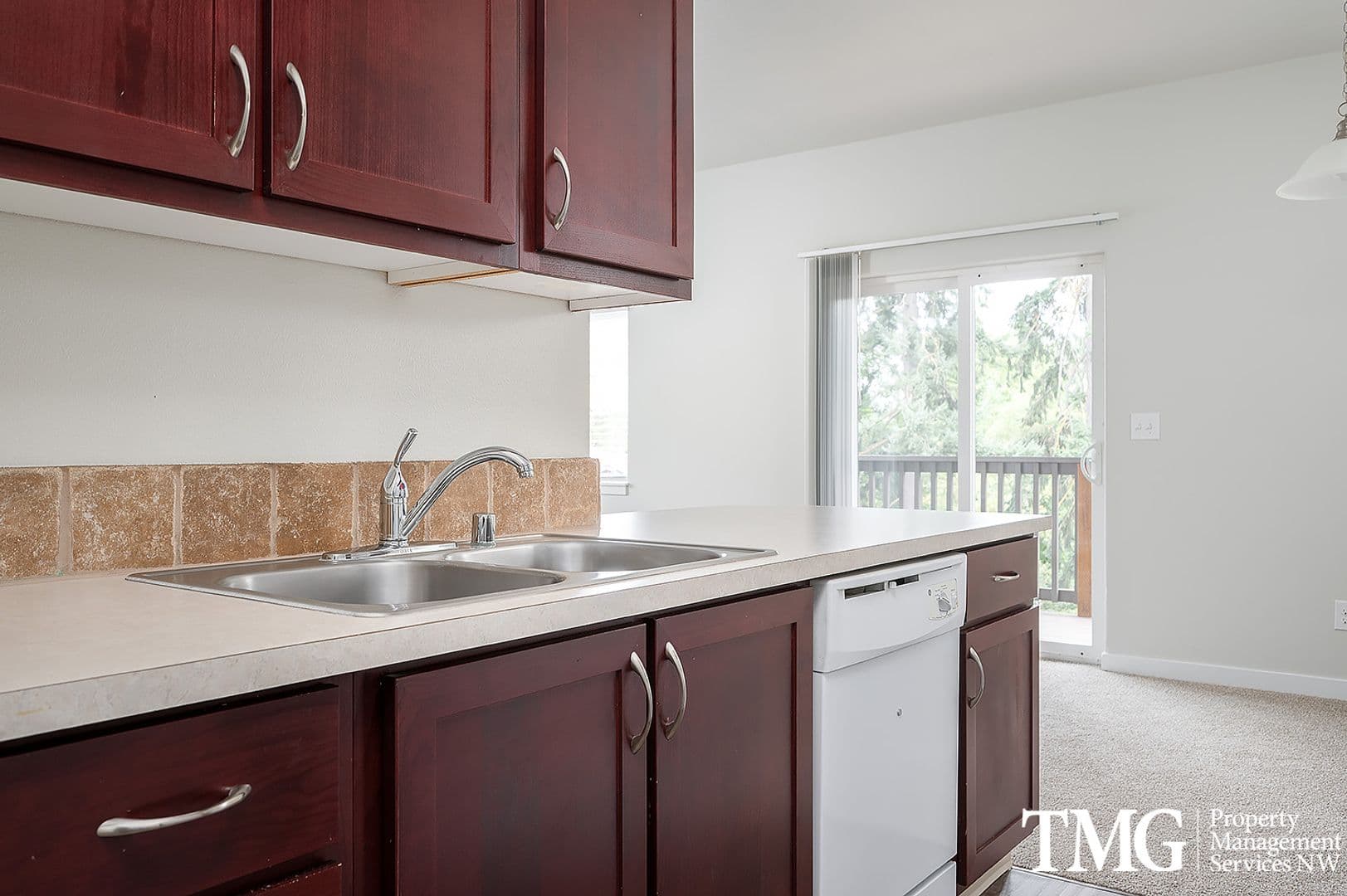 Vancouver Apartment: 4705 NE Leverich Park Way