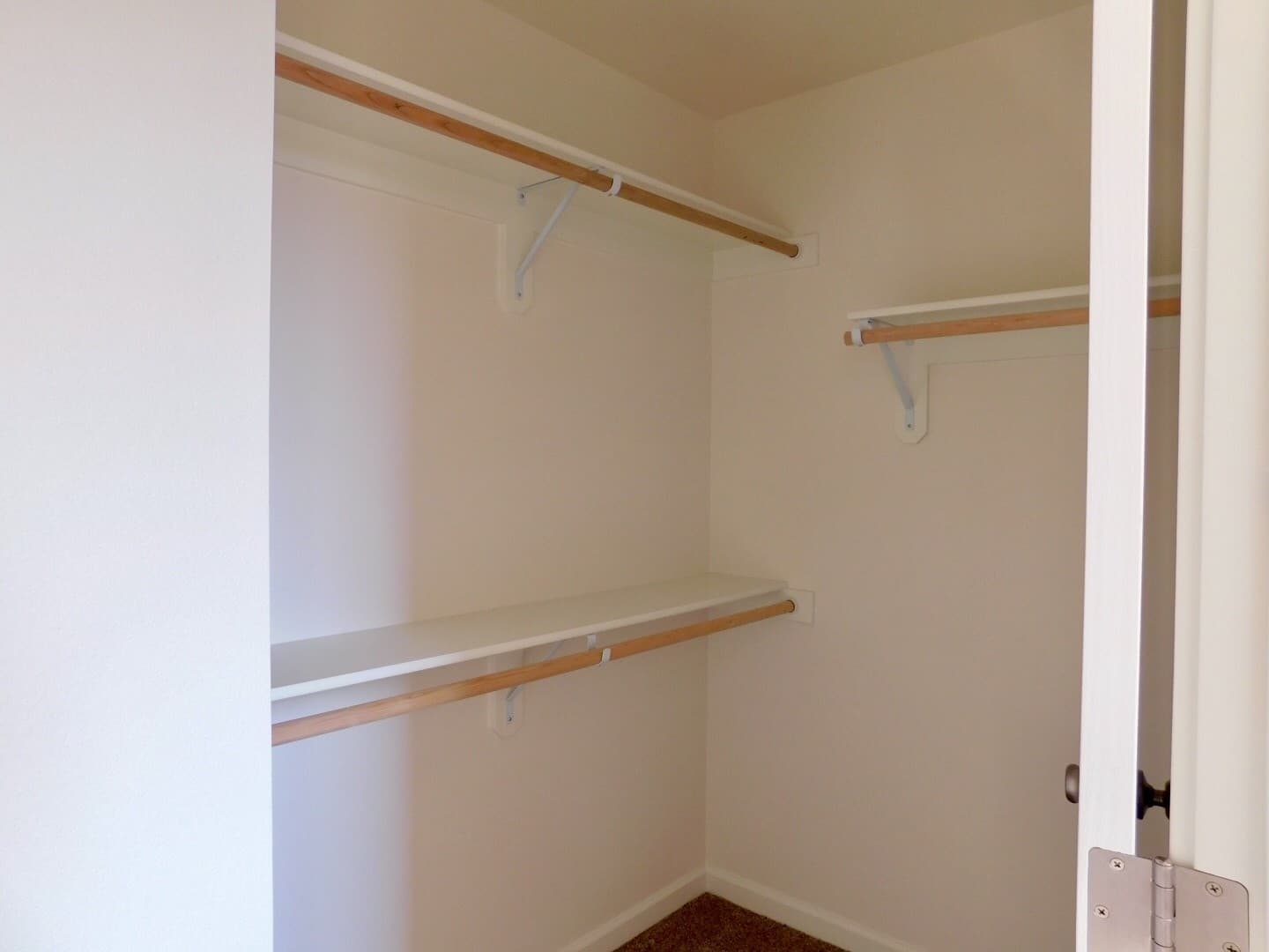 Vancouver Apartment: 3301 & 3305 Lincoln Avenue