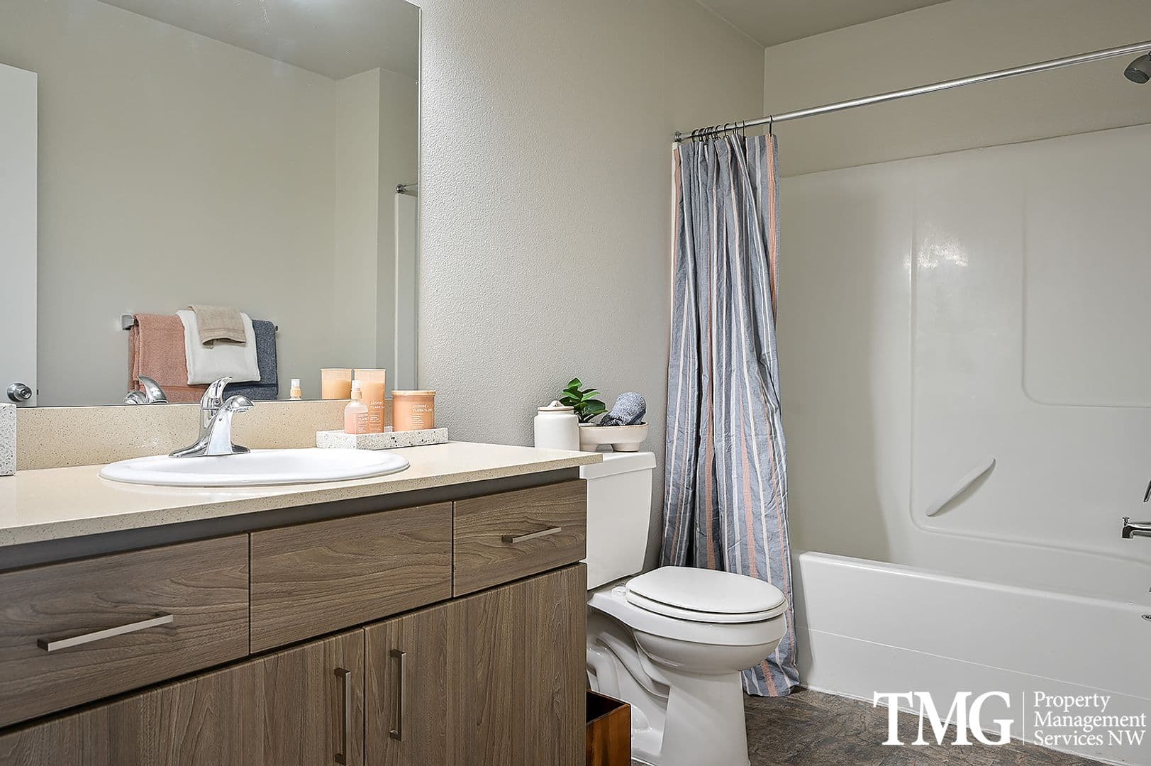 Vancouver Apartment: 4721 NE 66th Ave