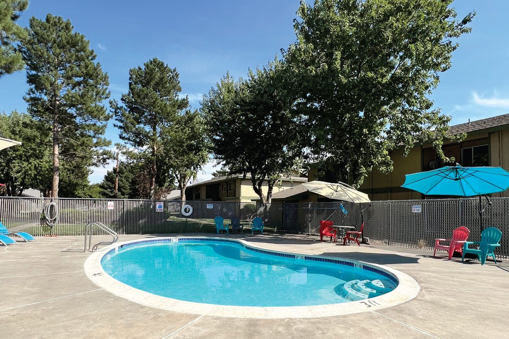 Richland Apartment: 850 Aaron Drive
