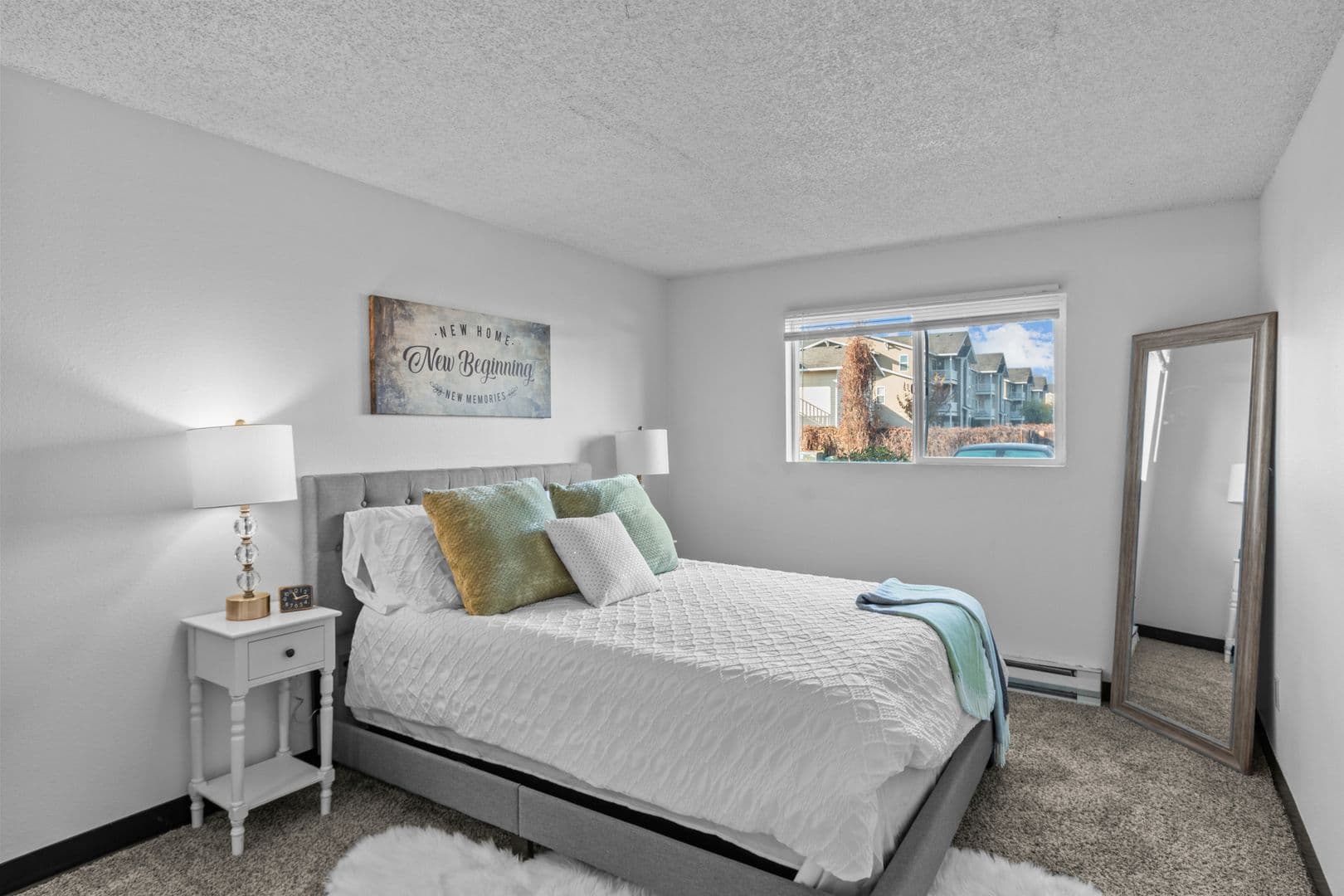 Kennewick Apartment: 445 N Volland St