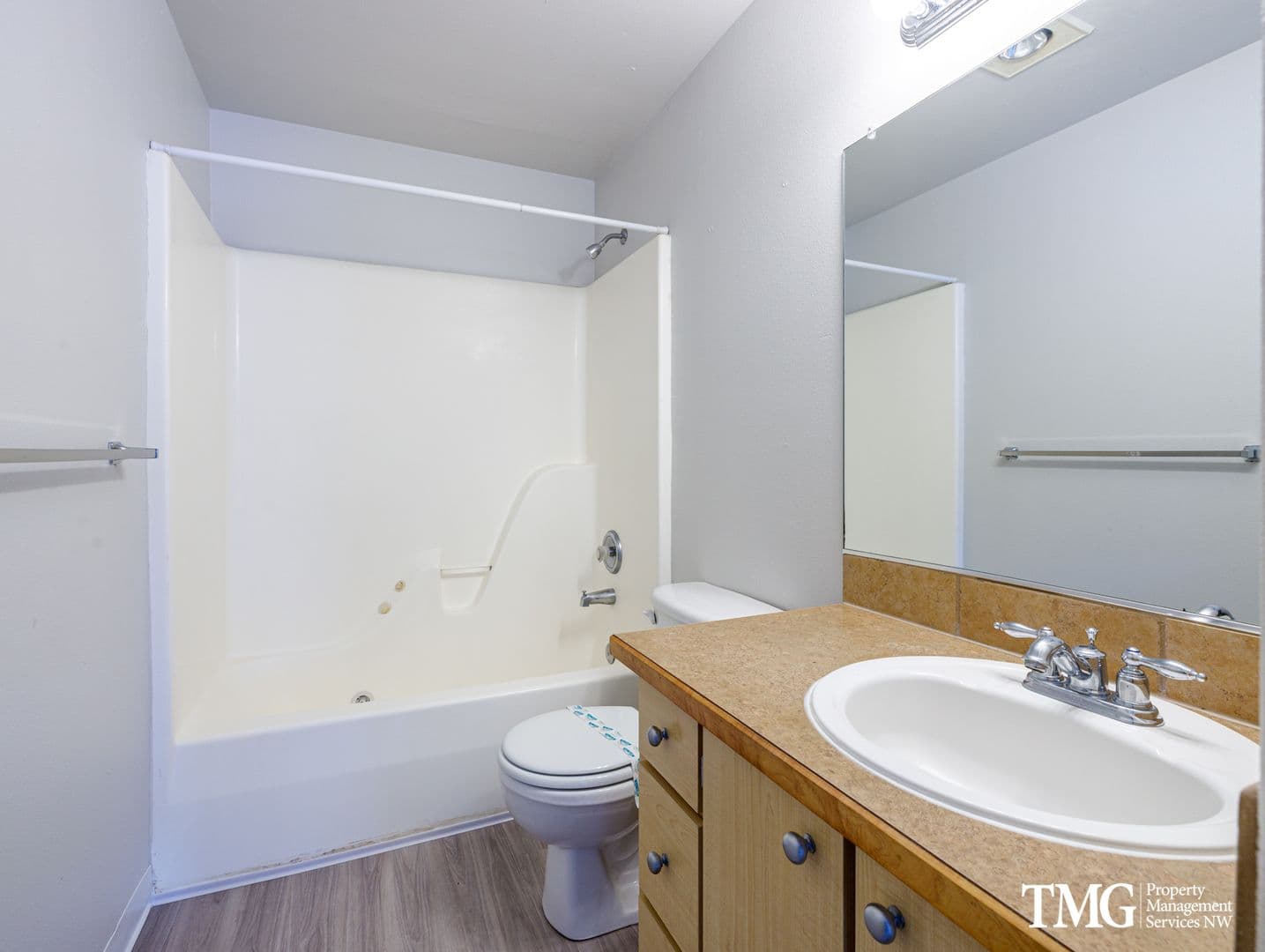Vancouver Apartment: 5313 NE 68th Ave